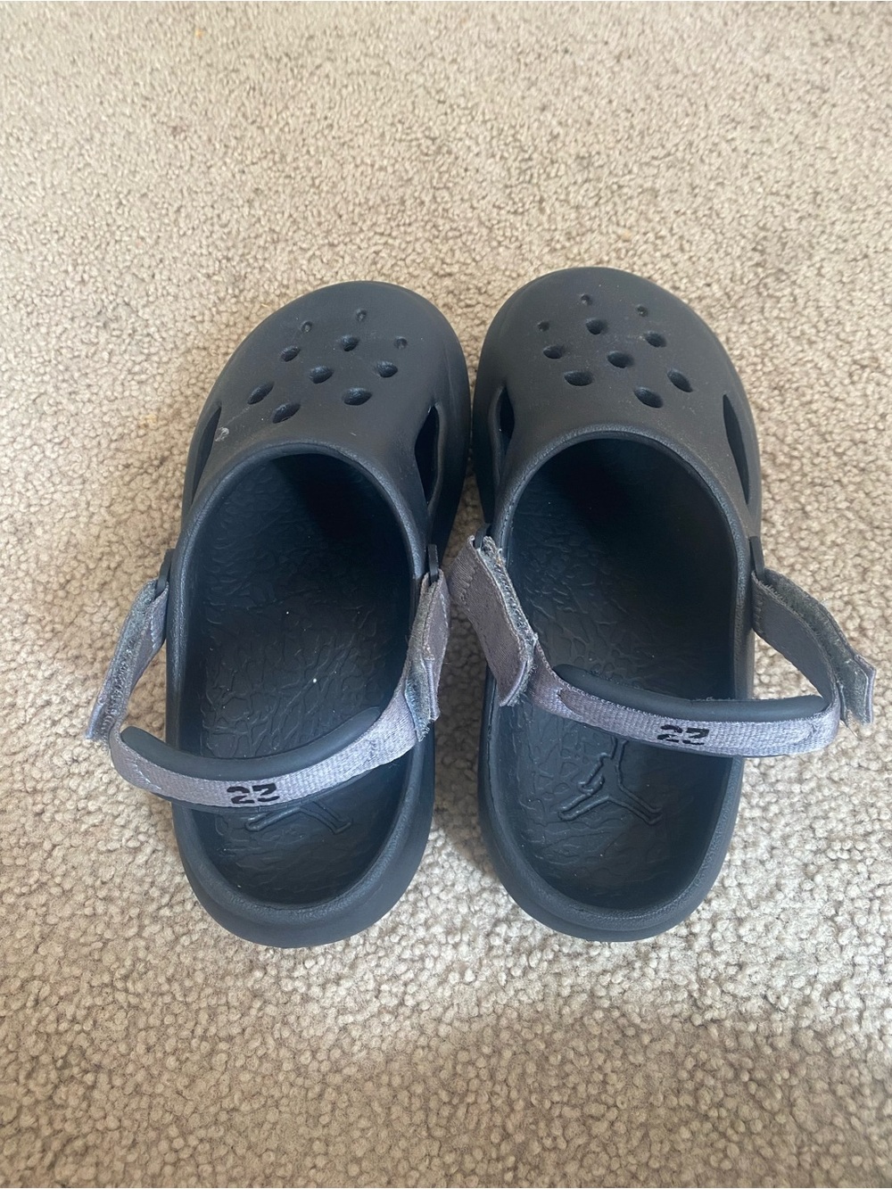 Boys jordan sandals